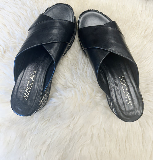 Marccain Black Leather Platform Flip Flop